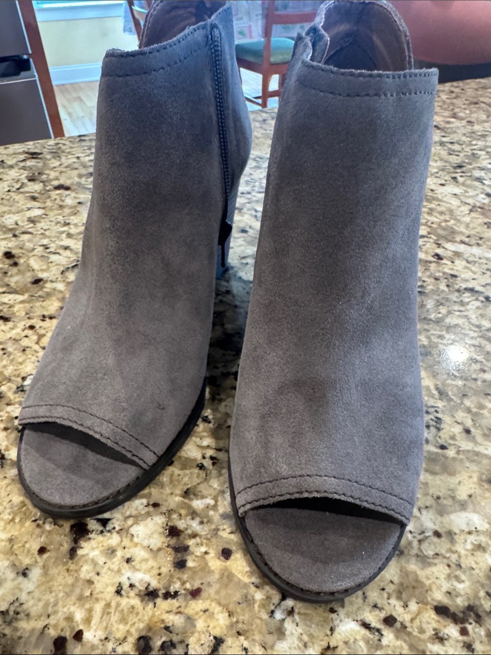 Lucky Brand Women’s Gray Suede Peep-Toe Wedge Booties Size 7 1/2 - Picture 2 of 3